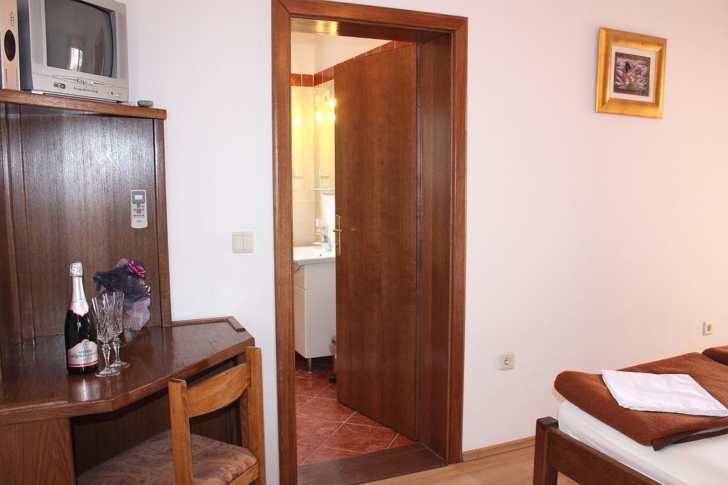 Mb Bed&Breakfast Pag Town Værelse billede